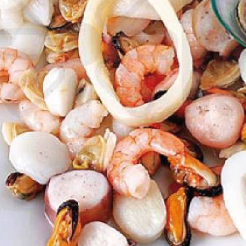 Surtido de Mariscos contiene Contiene una increíble mezcla de: Choritos, Calamar, Pulpo, Camarón y Almeja. 