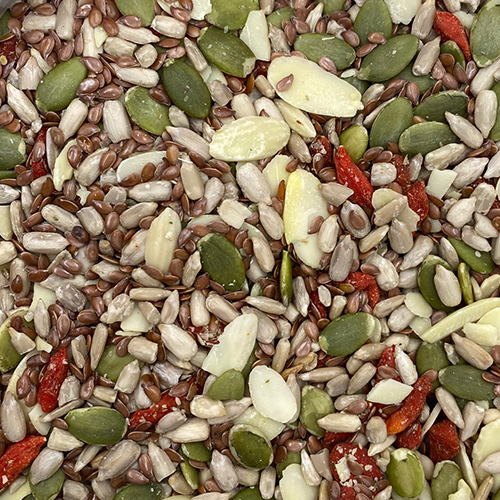 El mix saludable de frutos secos contiene: semillas de Zapallo, Semillas Maravilla, Almendras Láminadas, Goji y Semillas de Linaza.